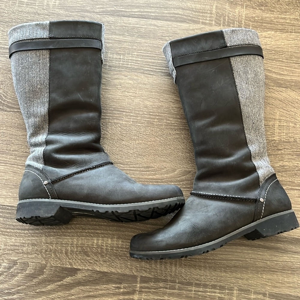 Eddie Bauer Boots 8.5
